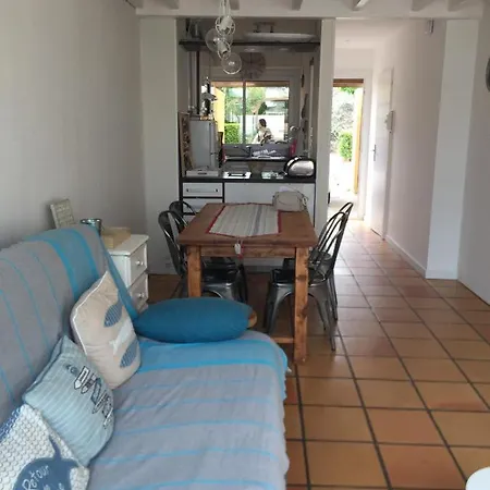 Sun Village- 10- Maison Spacieuse- 4 Pers בית נופש אגדה